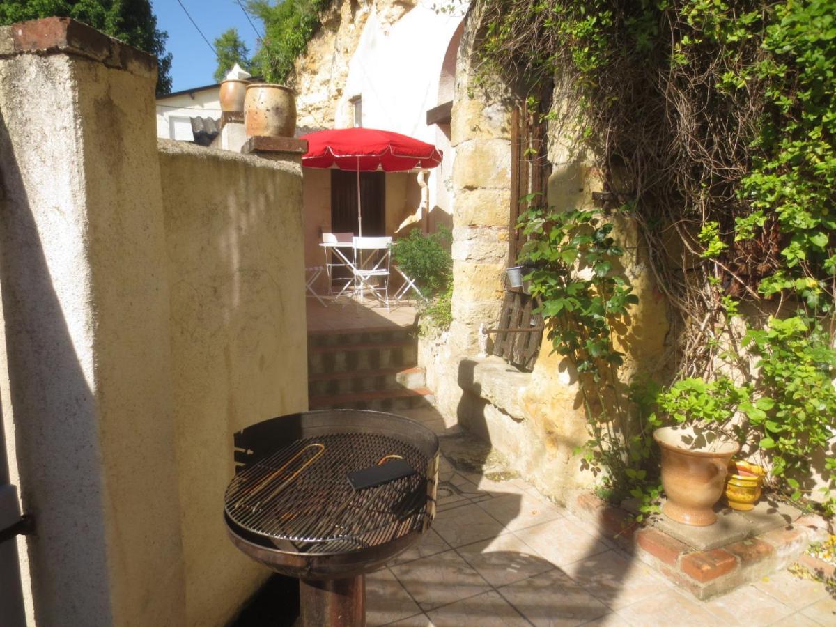 L'Etape Troglo Hotel Vouvray Exterior photo